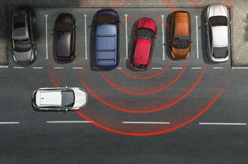 Ford Focus 2018, cuenta con cámara de reversa que facilita el estacionado. ¡Conócelo!